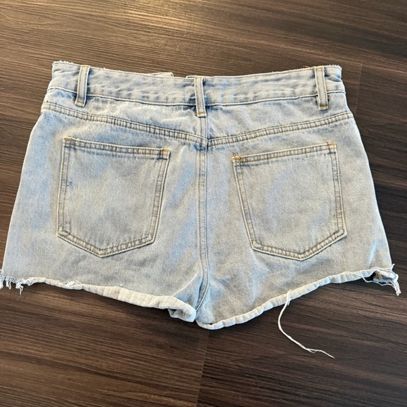 superdown Light Wash Jean Shorts - Picture 3 of 3